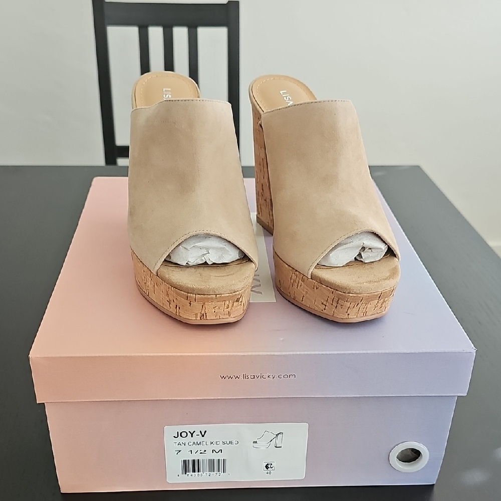 Lisa Vicky Joy-V Mule Sandal Heels Women’s Size 7.5M Cognac Suede New